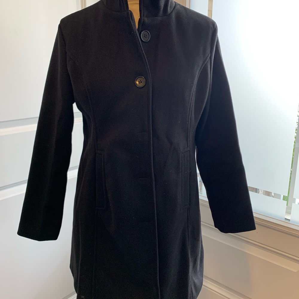 ✨ 2/$25 ✨ Women’s black jacket